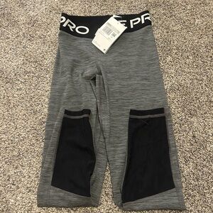 Nike Women's Black and Gray Leggings